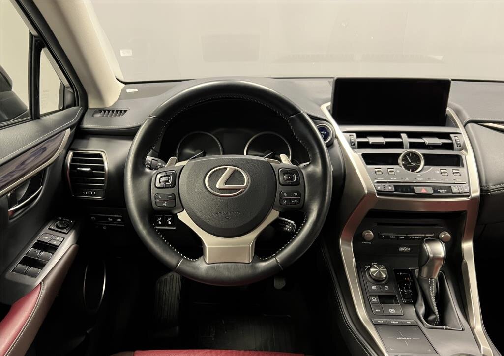 Lexus NX 300h