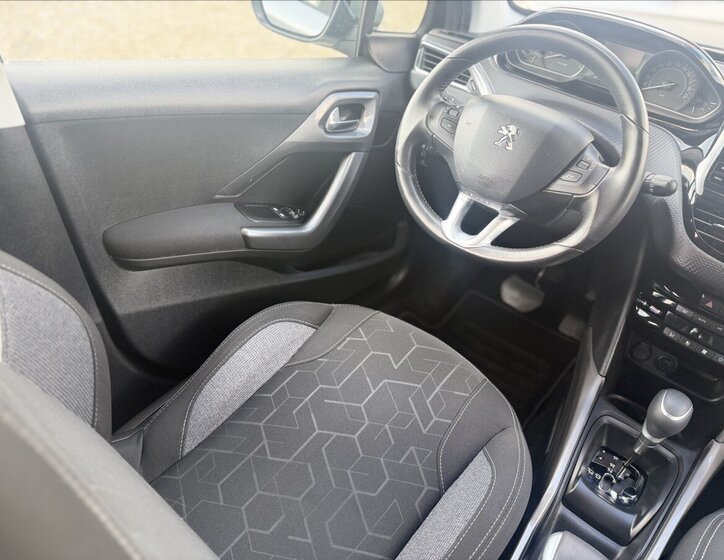 Peugeot 2008 SUV / Terénní 1,2 l 81 kw