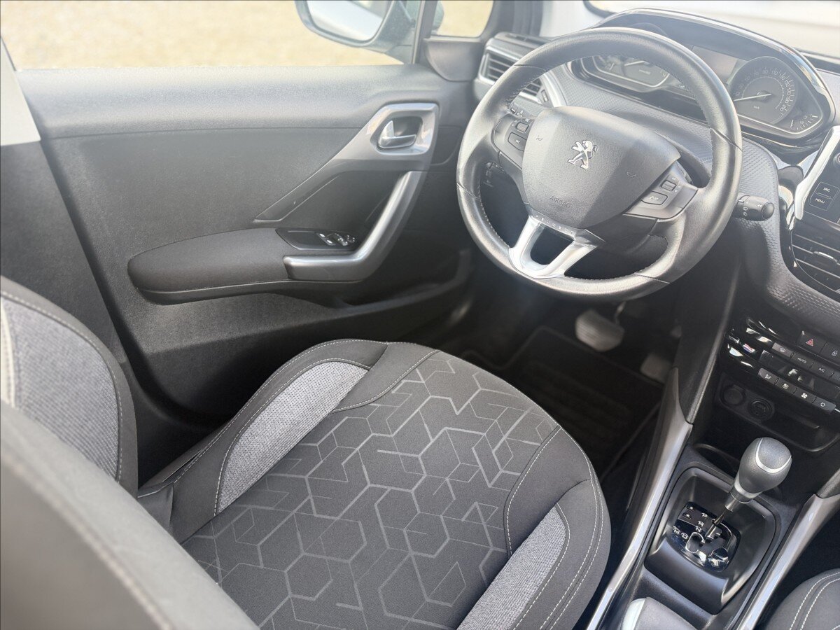 Peugeot 2008 SUV / Terénní 1,2 l 81 kw