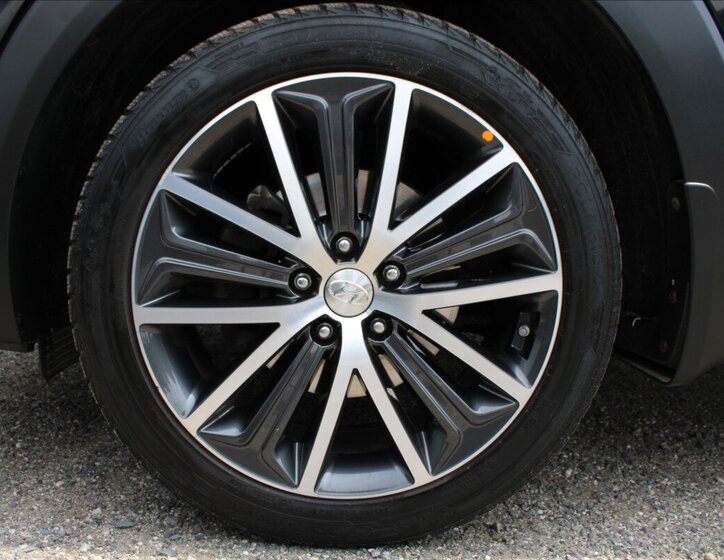 Hyundai Tucson SUV 2,0 l 100 kw