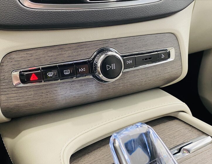 Volvo XC90 SUV / Terénní 2,0 l 173 kw