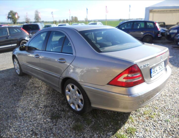 Mercedes-Benz Třídy C 8
