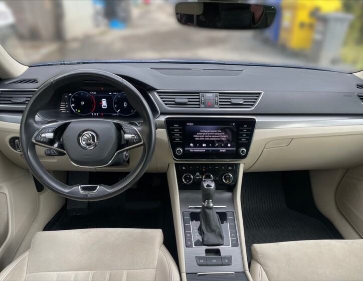Škoda Superb 9