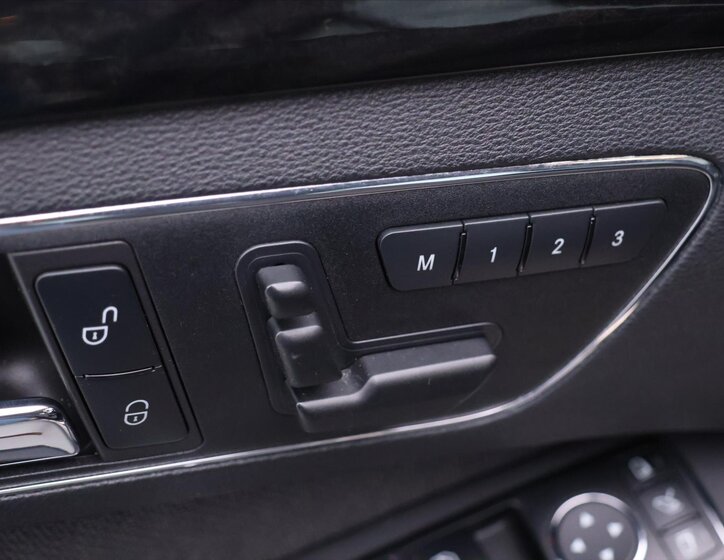 Mercedes-Benz Třídy E Sedan / Limuzína 3,0 l 150 kw