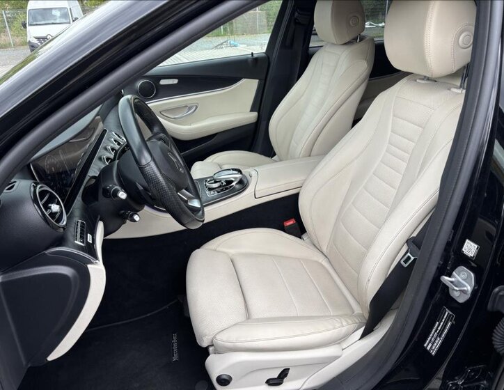 Mercedes-Benz Třídy E Kombi 2,0 l 143 kw