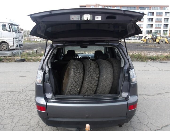 Mitsubishi Outlander SUV / Terénní 2,4 l 125 kw