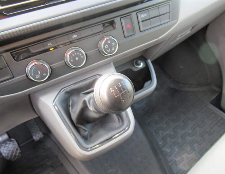 Volkswagen Transporter Skříň 2,0 l 110 kw