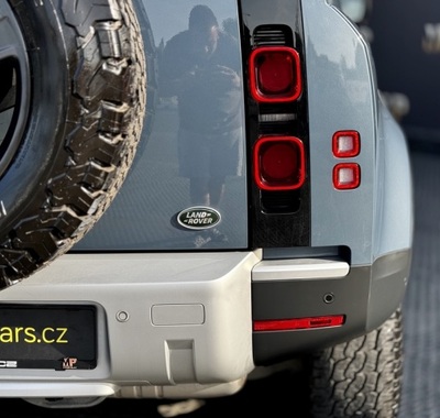 Land Rover Defender 59