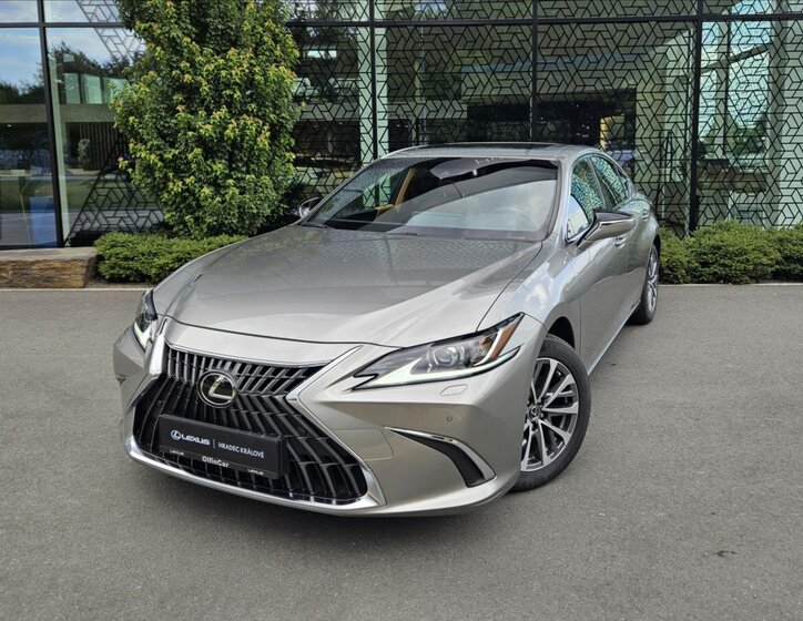 Lexus ES 300h Sedan / Limuzína 2,5 l 160 kw