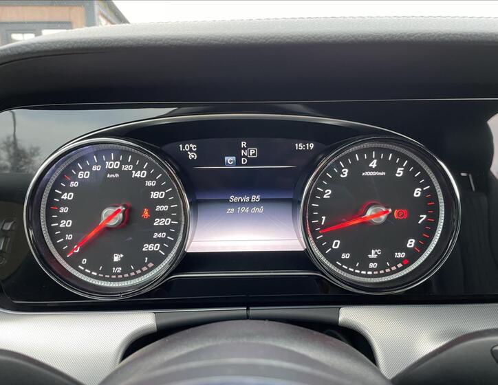 Mercedes-Benz Třídy E 42