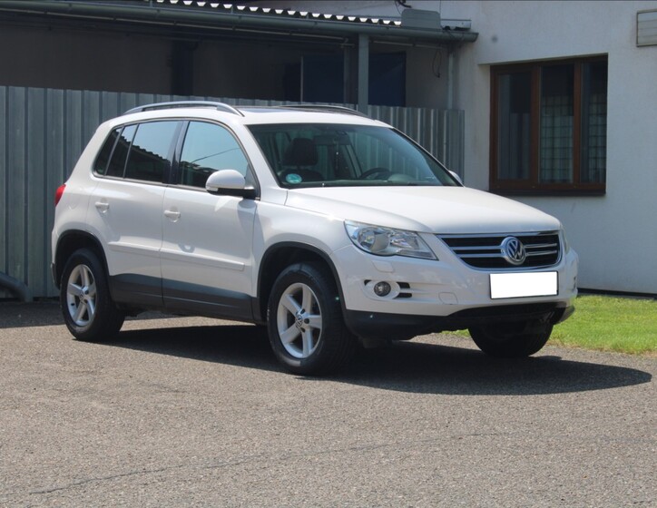 Volkswagen Tiguan 1