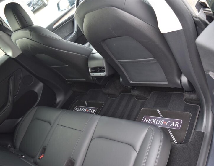 Tesla Model Y SUV / Terénní 0,0 378 kw