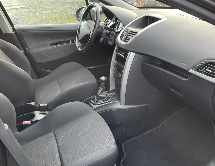 Peugeot 207 23
