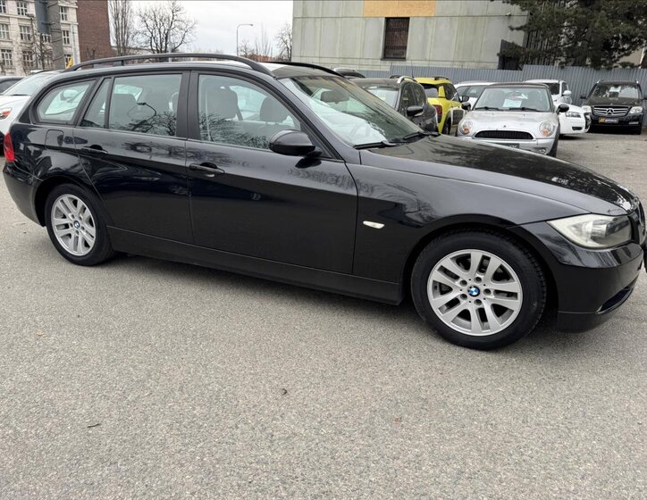 BMW Řada 3 Kombi 2,0 l 120 kw