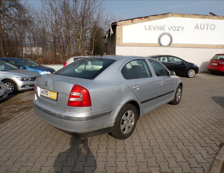 Škoda Octavia Sedan / Limuzína 1,8 l 118 kw