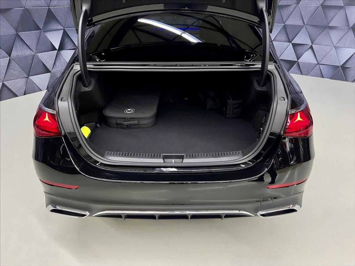 Mercedes-Benz Třídy E Sedan / Limuzína 2,0 l 240 kw