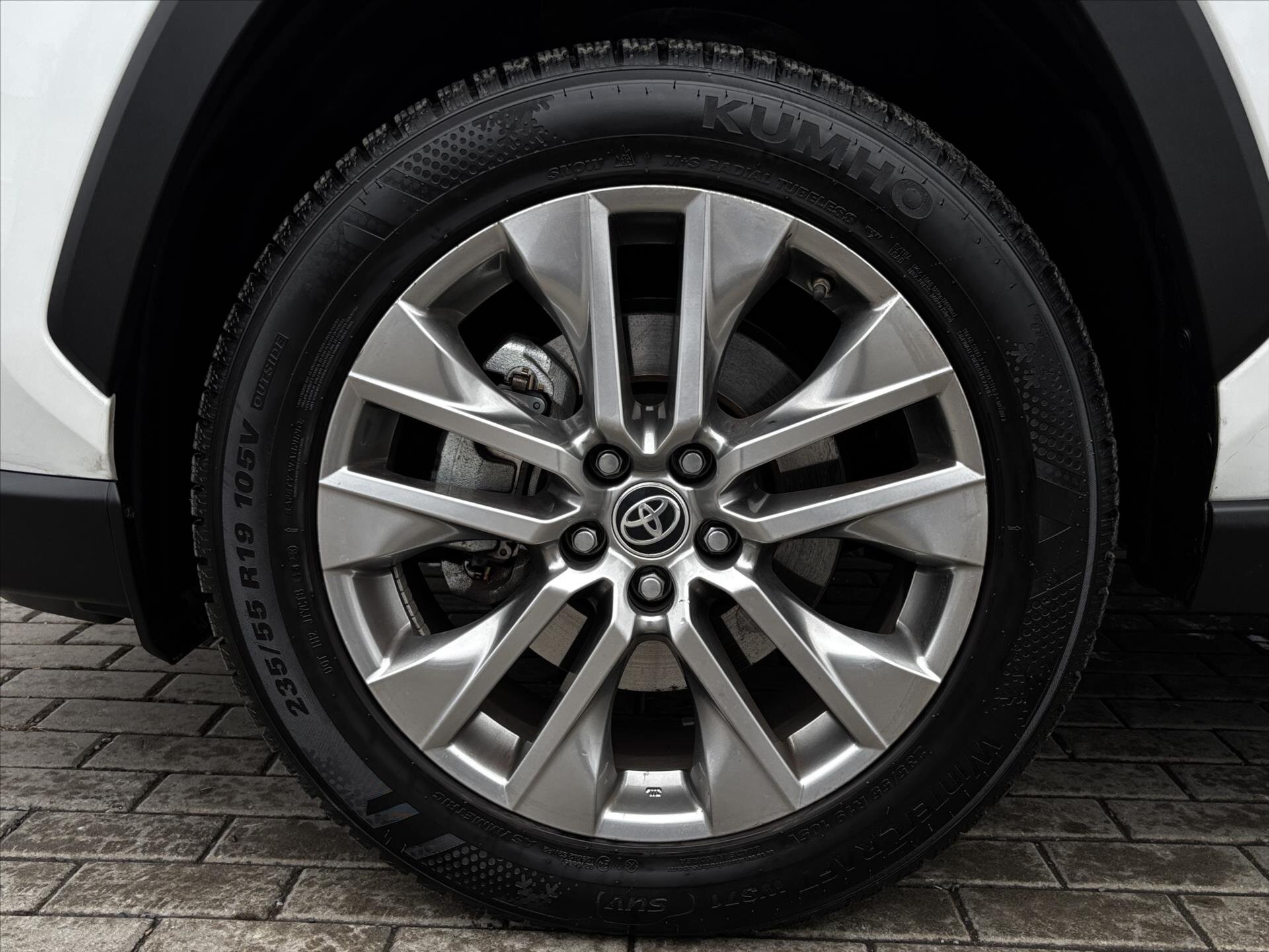 Toyota RAV4 SUV / Terénní 2,5 l 131 kw