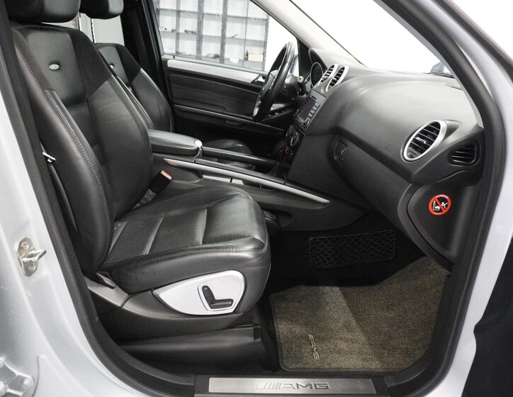 Mercedes-Benz Třídy M SUV 6,2 l 375 kw