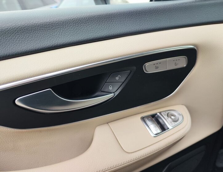 Mercedes-Benz Třídy V 27