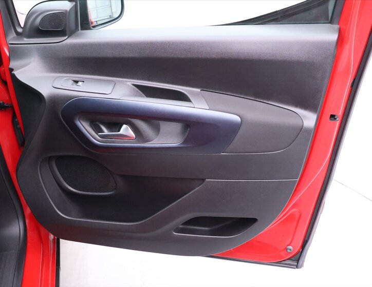 Peugeot Rifter MPV 1,5 l 96 kw