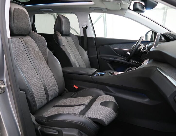 Peugeot 5008 SUV / Terénní 1,2 l 96 kw