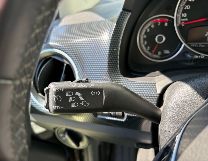 Volkswagen up! Hatchback 999,0 55 kw