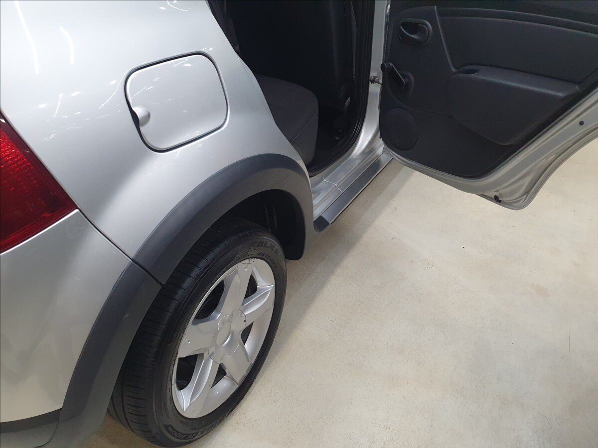 Dacia Sandero Hatchback 1,6 l 62 kw