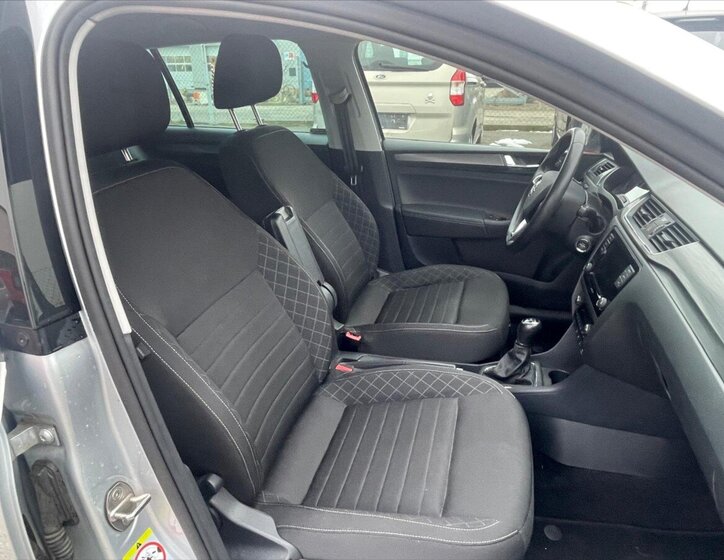 Škoda Rapid Hatchback 999,0 81 kw