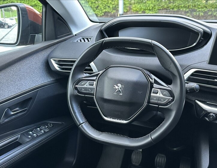 Peugeot 3008 SUV / Terénní 1,2 l 96 kw