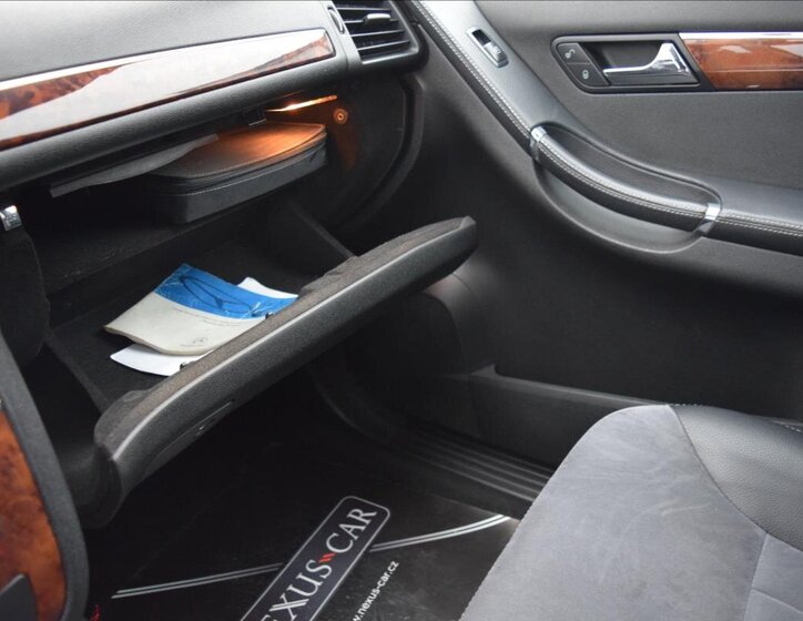 Mercedes-Benz Třídy R Kombi 3,0 l 140 kw