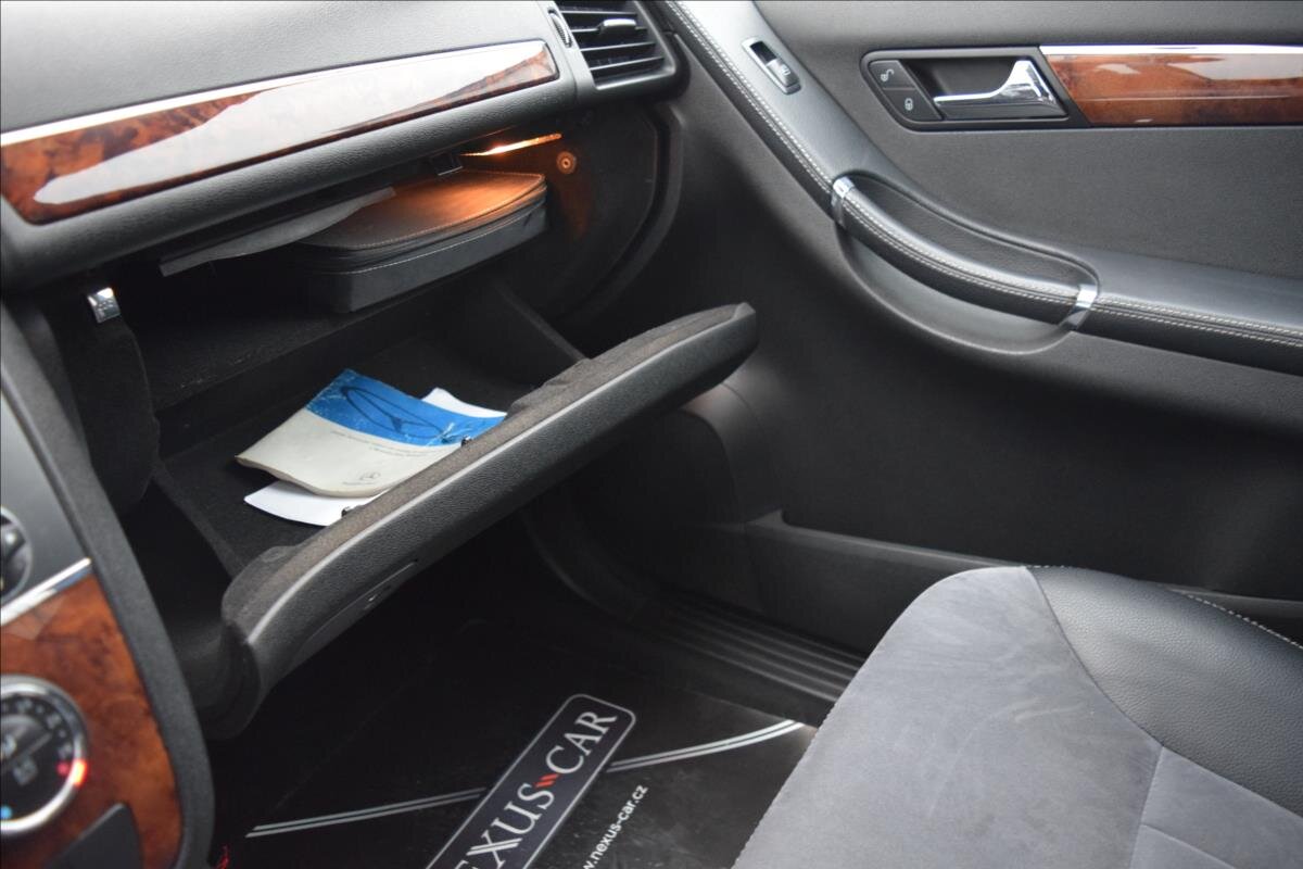 Mercedes-Benz Třídy R Kombi 3,0 l 140 kw