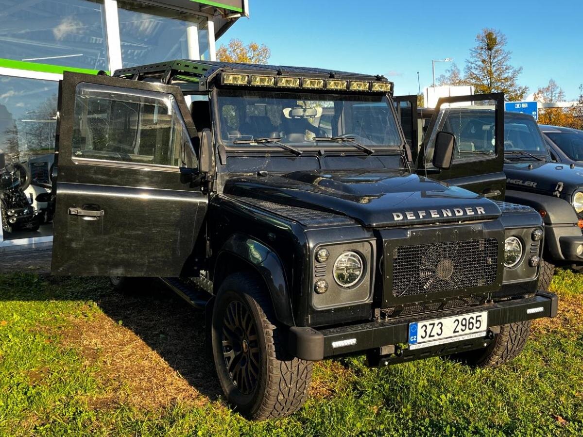 Land Rover Defender SUV / Terénní 2,2 l 90 kw