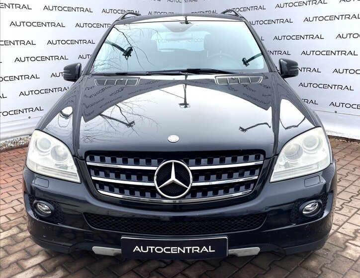 Mercedes-Benz Třídy M SUV / Terénní 3,5 l 200 kw