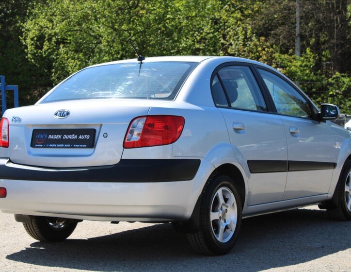 KIA Rio Sedan / Limuzína 1,4 l 71 kw