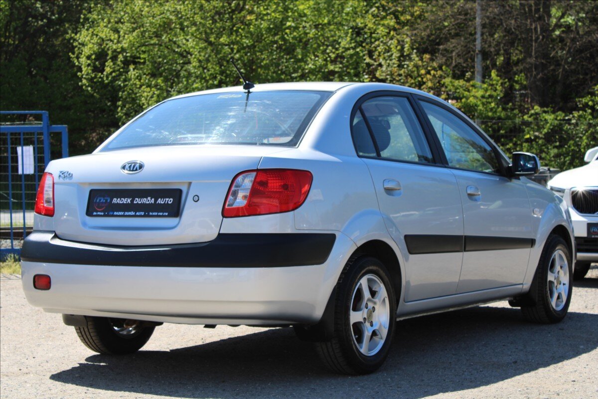 KIA Rio Sedan / Limuzína 1,4 l 71 kw