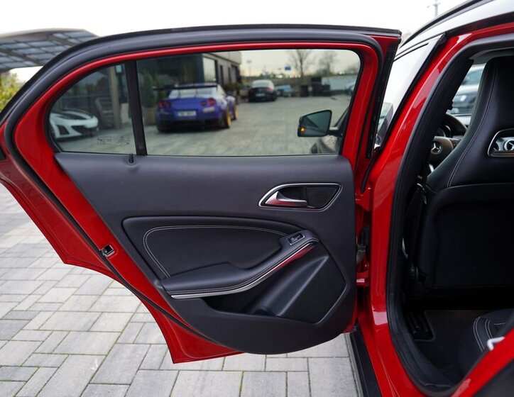 Mercedes-Benz GLA 17