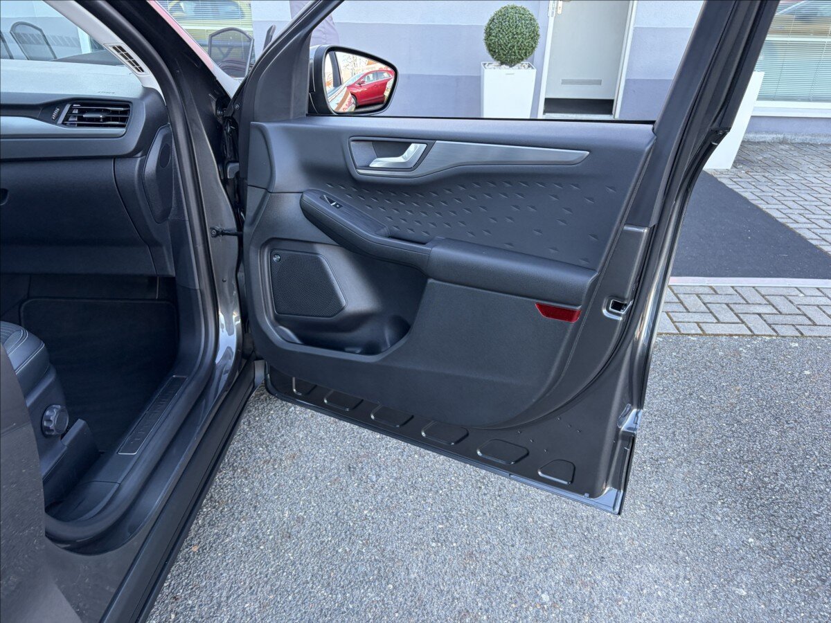 Ford Kuga SUV / Terénní 2,5 l 165 kw