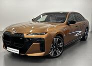 BMW i7 1