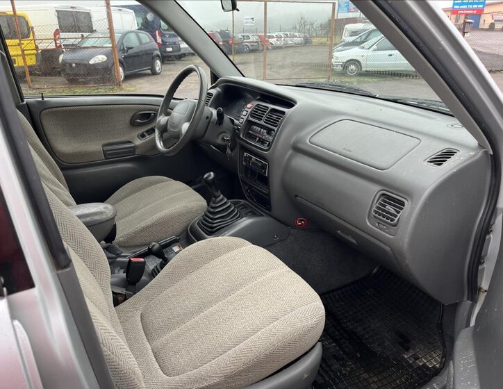 Suzuki Grand Vitara 10