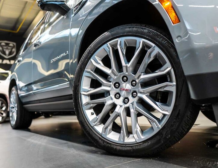 GMC Yukon SUV 6,2 l 313 kw