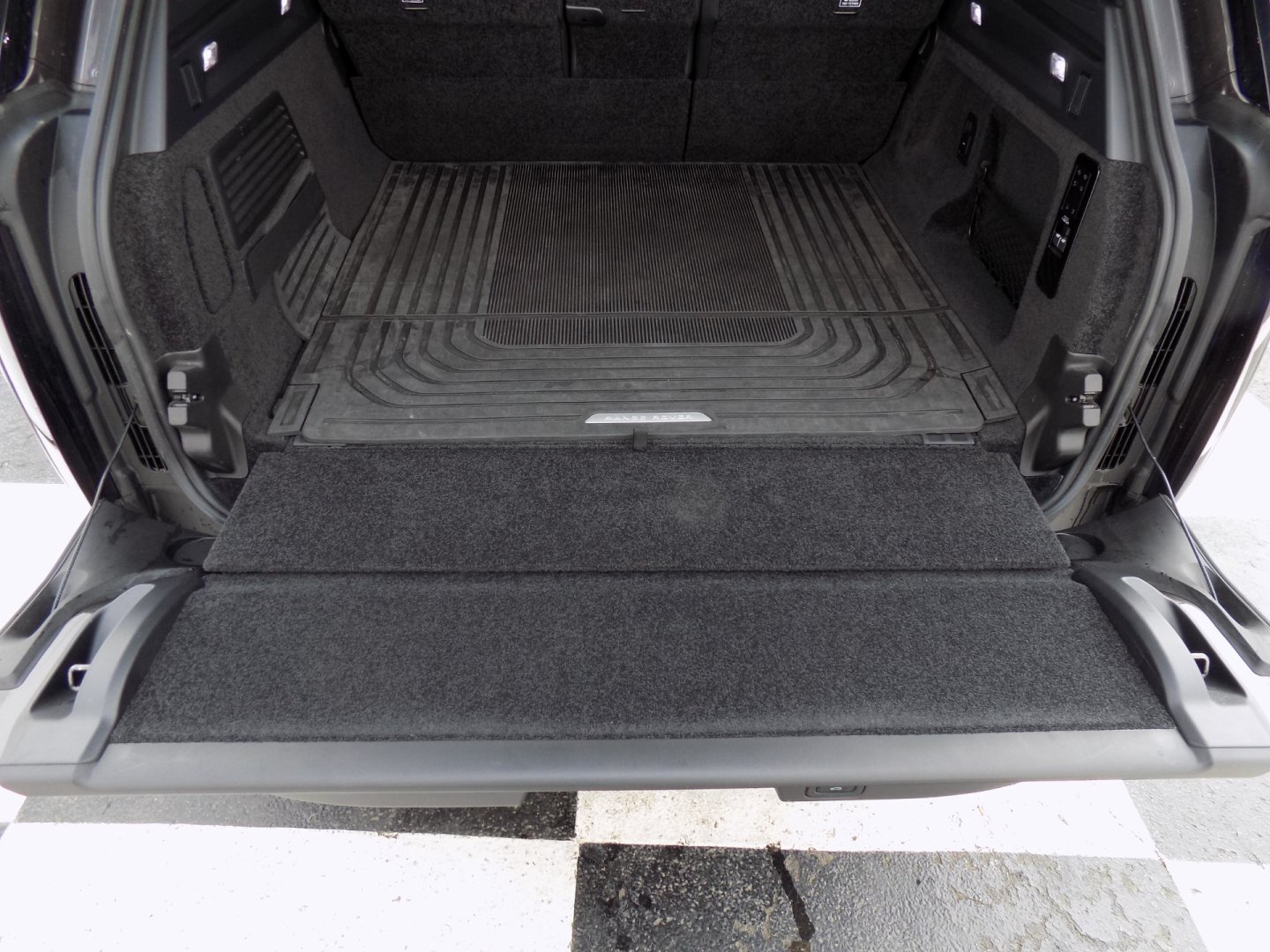 Land Rover Range Rover SUV 4,4 l 390 kw