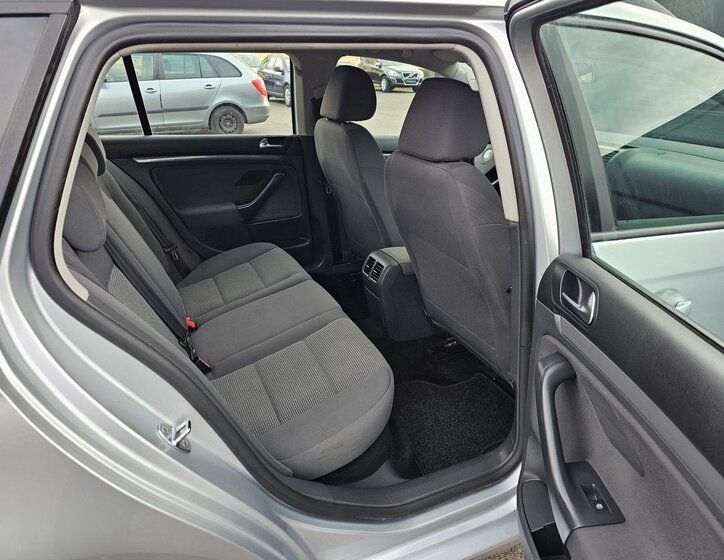 Volkswagen Golf Kombi 2,0 l 77 kw