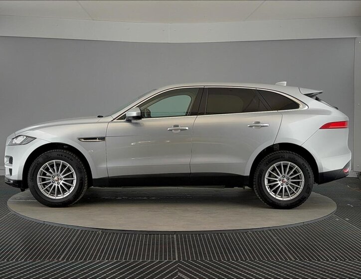 Jaguar F-Pace SUV / Terénní 2,0 l 132 kw