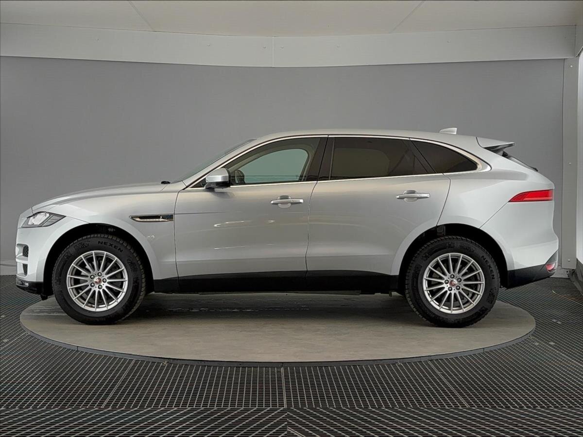 Jaguar F-Pace SUV / Terénní 2,0 l 132 kw