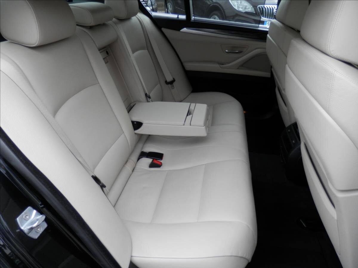 BMW Řada 5 Sedan 3,0 l 230 kw