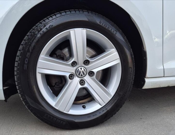 Volkswagen Golf Kombi 1,6 l 77 kw