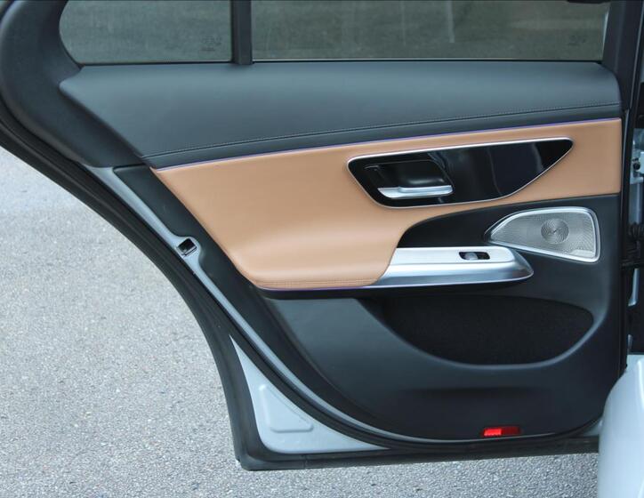 Mercedes-Benz Třídy E 38