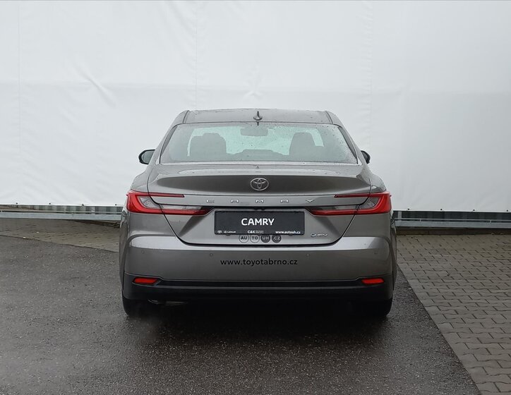 Toyota Camry Sedan / Limuzína 2,5 l 137 kw