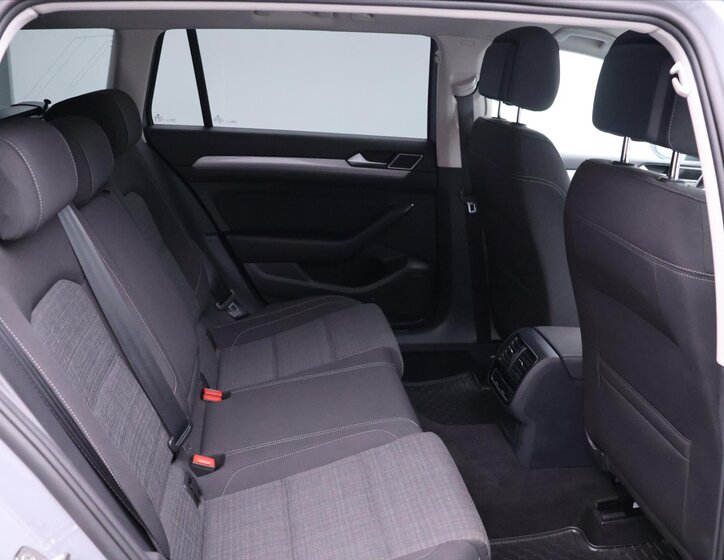 Volkswagen Passat 12