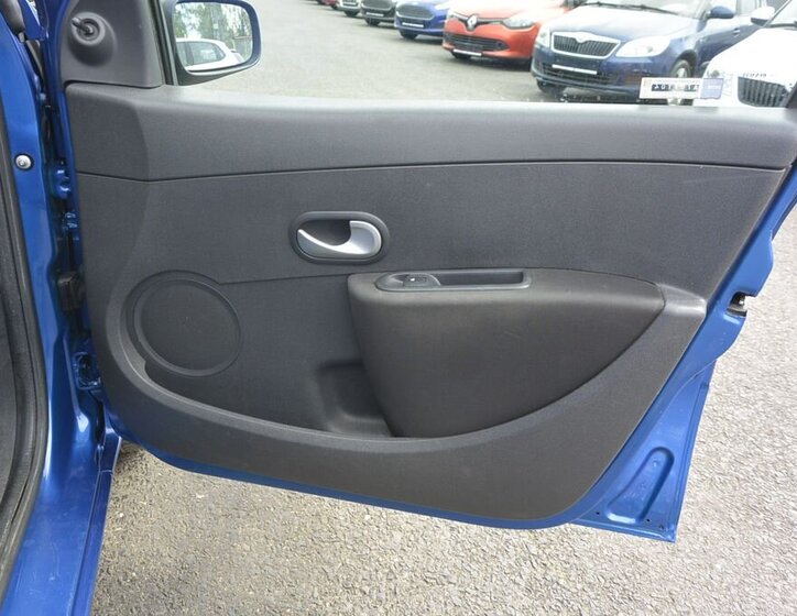 Renault Clio Hatchback 1,1 l 55 kw
